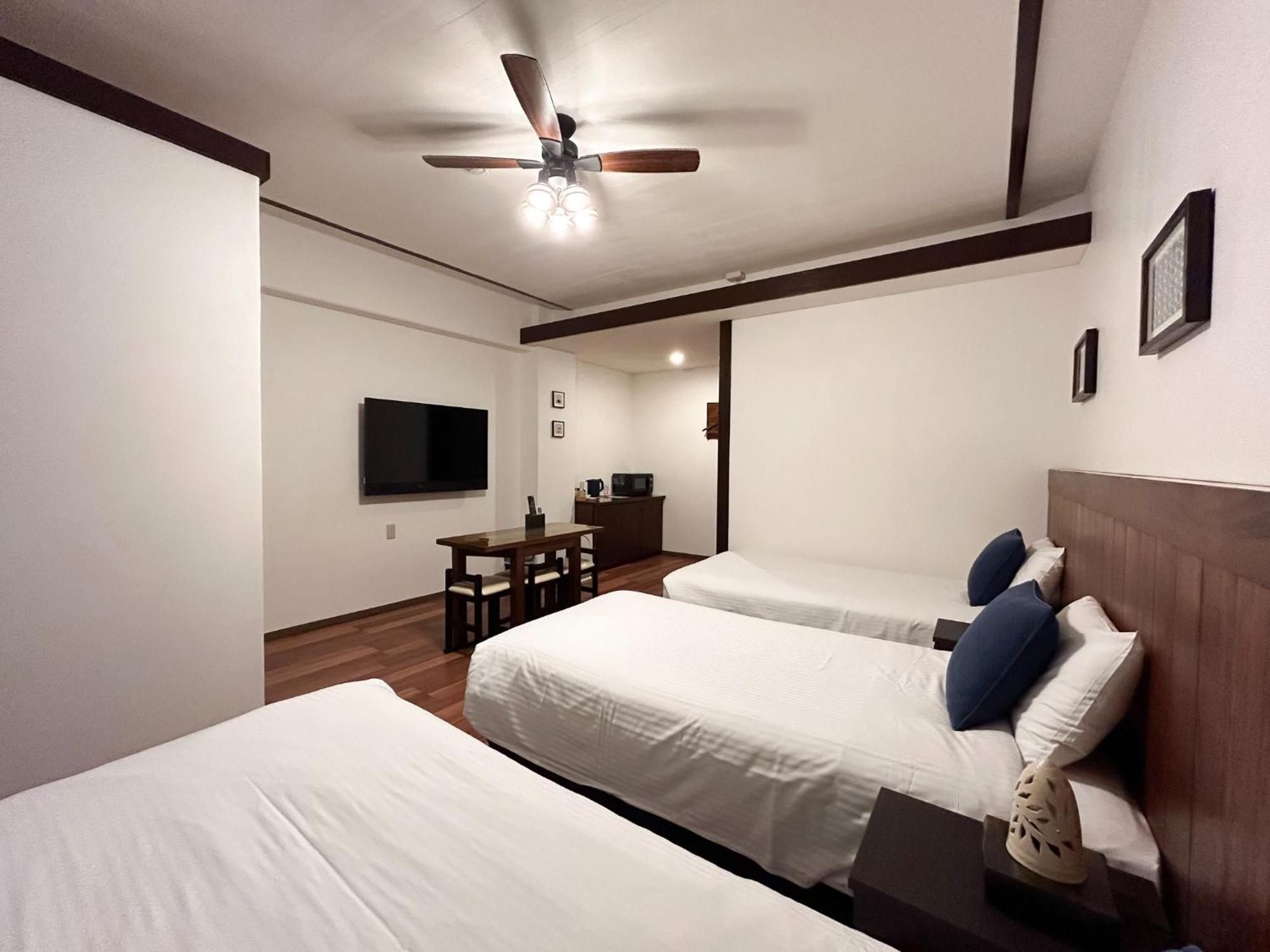 Pension Sunset Beach Nakijin Extérieur photo